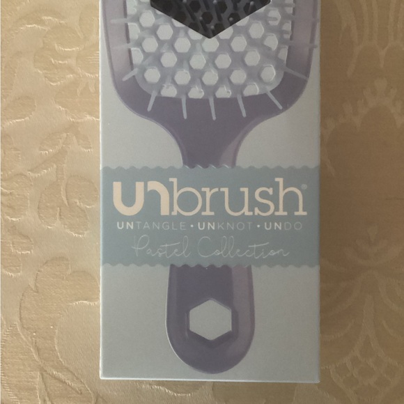 As seen on TikTok! Unbrush Detangling Hair Brush in Blue - Picture 7 of 7